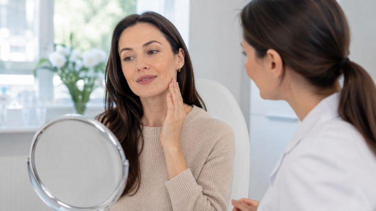 Cần lưu ý gì trước khi chọn cách làm căng da mặt không phẫu thuật