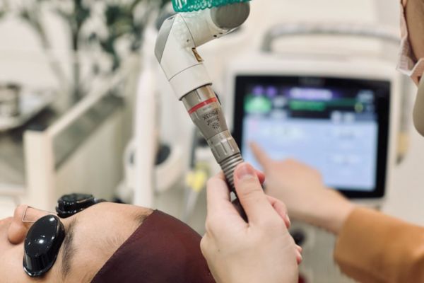 Fotona 6D là phiên bản nâng cấp giúp trẻ hóa toàn diện mặt và cổ