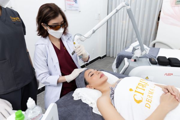 Citrine Derma Clinic điều trị mụn cá nhân hóa, bác sĩ theo sát liệu trình