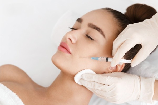 HYDRAGLOW và ứng dụng trong liệu pháp căng bóng da