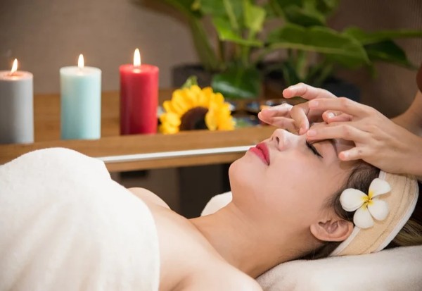 Mức giá cho mỗi buổi điều trị mụn cơ bản tại spa là bao nhiêu