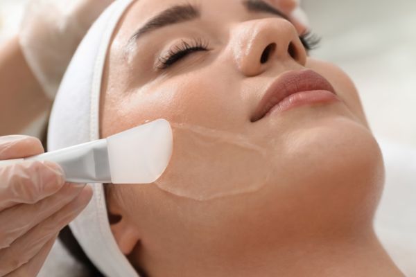 Ngưng treatment mạnh, rượu bia và đảm bảo da ổn định trước tiêm meso