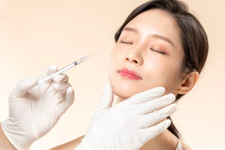 Tiêm botox trán bị sụp mí