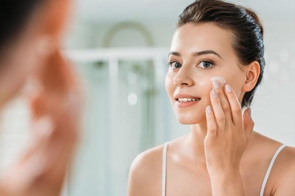 Chăm sóc da tại nhà như thế nào để ngăn ngừa nám quay lại