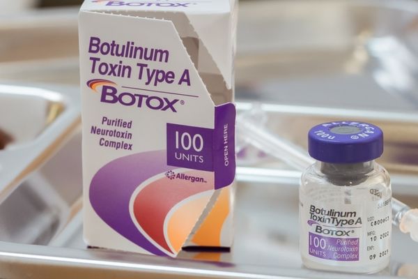Botox Allergan là dòng botox Mỹ uy tín với dữ liệu lâm sàng lâu năm
