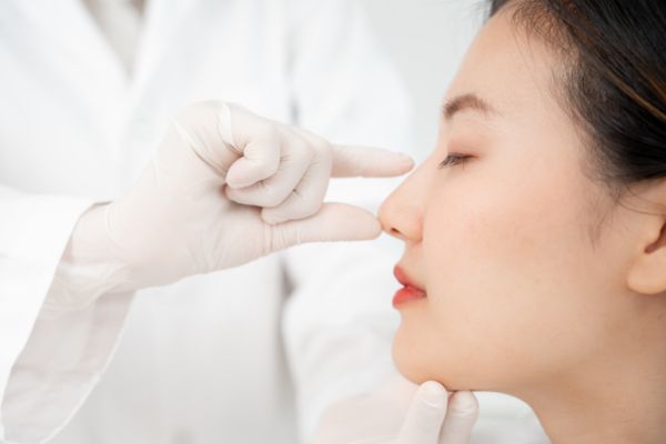 Chỉ nên tiêm filler mũi khi đủ điều kiện và được bác sĩ tư vấn trực tiếp