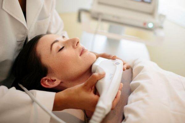 Ultherapy nâng cơ, trẻ hóa da không xâm lấn bằng sóng siêu âm