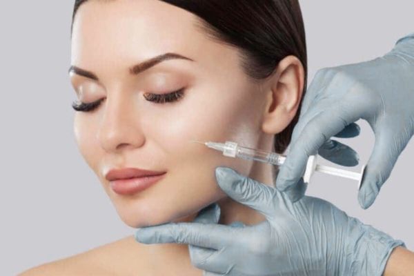 Filler CaHA giúp làm đầy tức thì và kích thích tăng sinh collagen tự nhiên