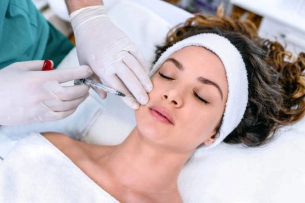 Filler PLLA kích thích collagen, giúp cải thiện thể tích da tự nhiên