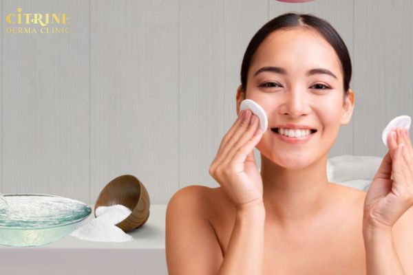 Làm sạch và làm dịu da ngay sau khi nặn mụn để tránh viêm