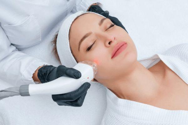Nâng cơ bằng laser giúp trẻ hóa da và cải thiện nhiều vấn đề da