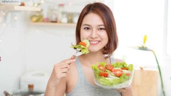 Nên xây dựng chế độ ăn hợp lý để tránh kiêng sai cách