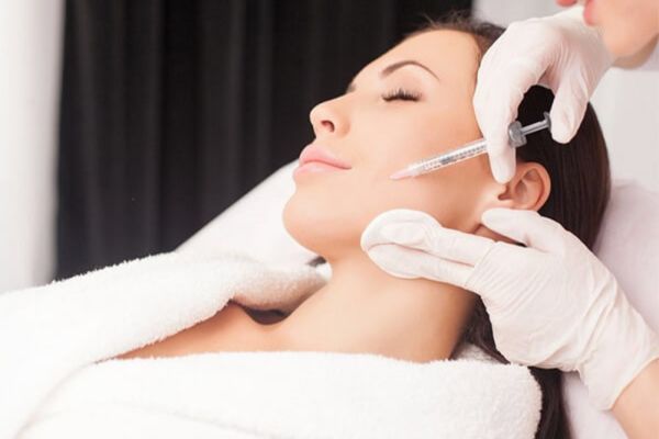 Tiêm botox gọn hàm giúp làm thon gọn khuôn mặt nhờ giảm cơ cắn