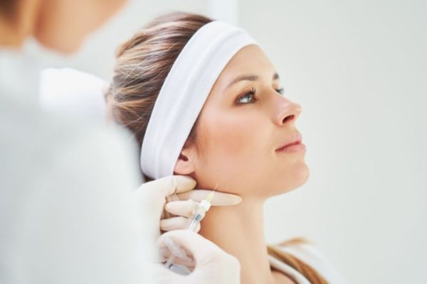 Tiêm Botox định kỳ an toàn khi thực hiện đúng kỹ thuật và liều lượng