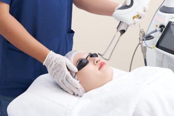 Trẻ hóa da bằng laser giúp tái tạo da, kích thích collagen hiệu quả