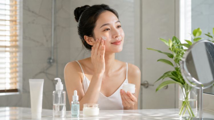 Routine buổi sáng giúp duy trì độ ẩm và bảo vệ da
