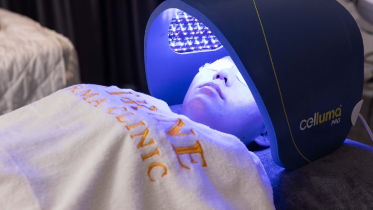 Ánh sáng LED hỗ trợ giảm viêm và kiểm soát vi khuẩn gây mụn